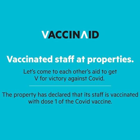 Vaccinated Staff - Oyo 11400 The Down Town Suites Haïdarabad Extérieur photo