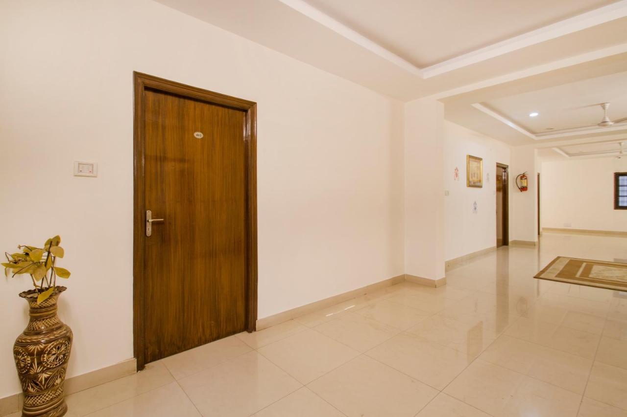 Vaccinated Staff - Oyo 11400 The Down Town Suites Haïdarabad Extérieur photo