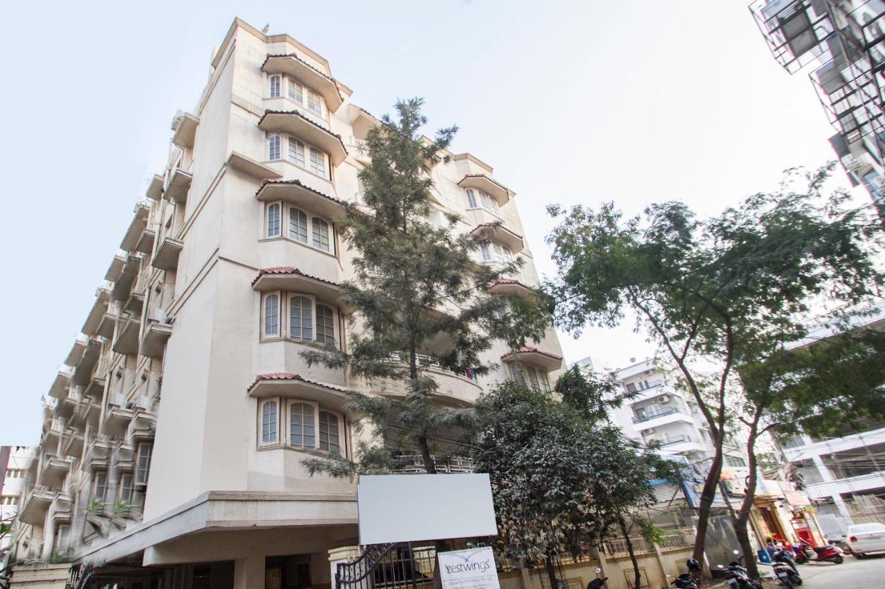 Vaccinated Staff - Oyo 11400 The Down Town Suites Haïdarabad Extérieur photo